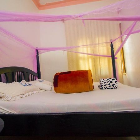 Nice Guest House Jinja Exterior foto