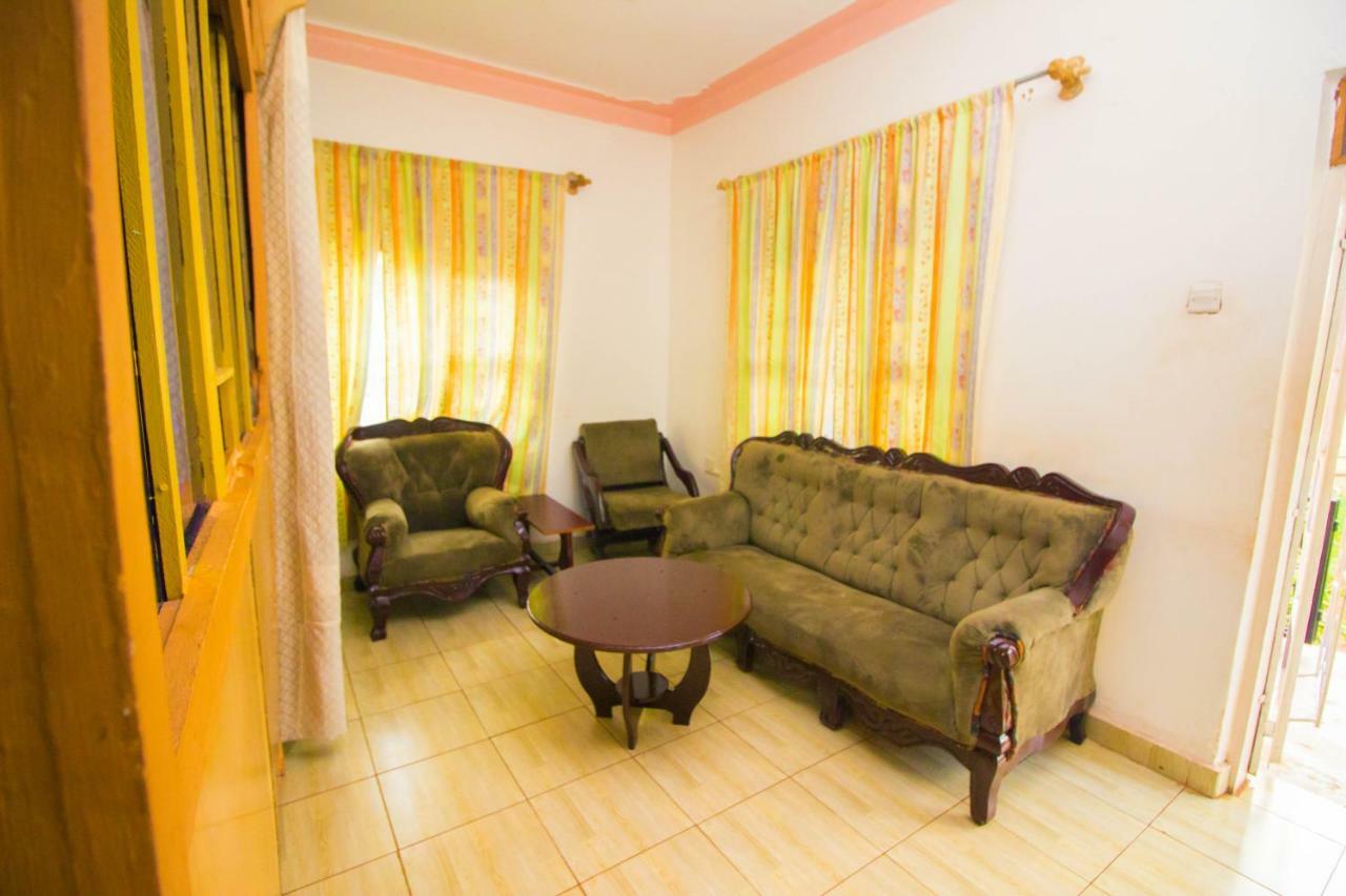 Nice Guest House Jinja Exterior foto