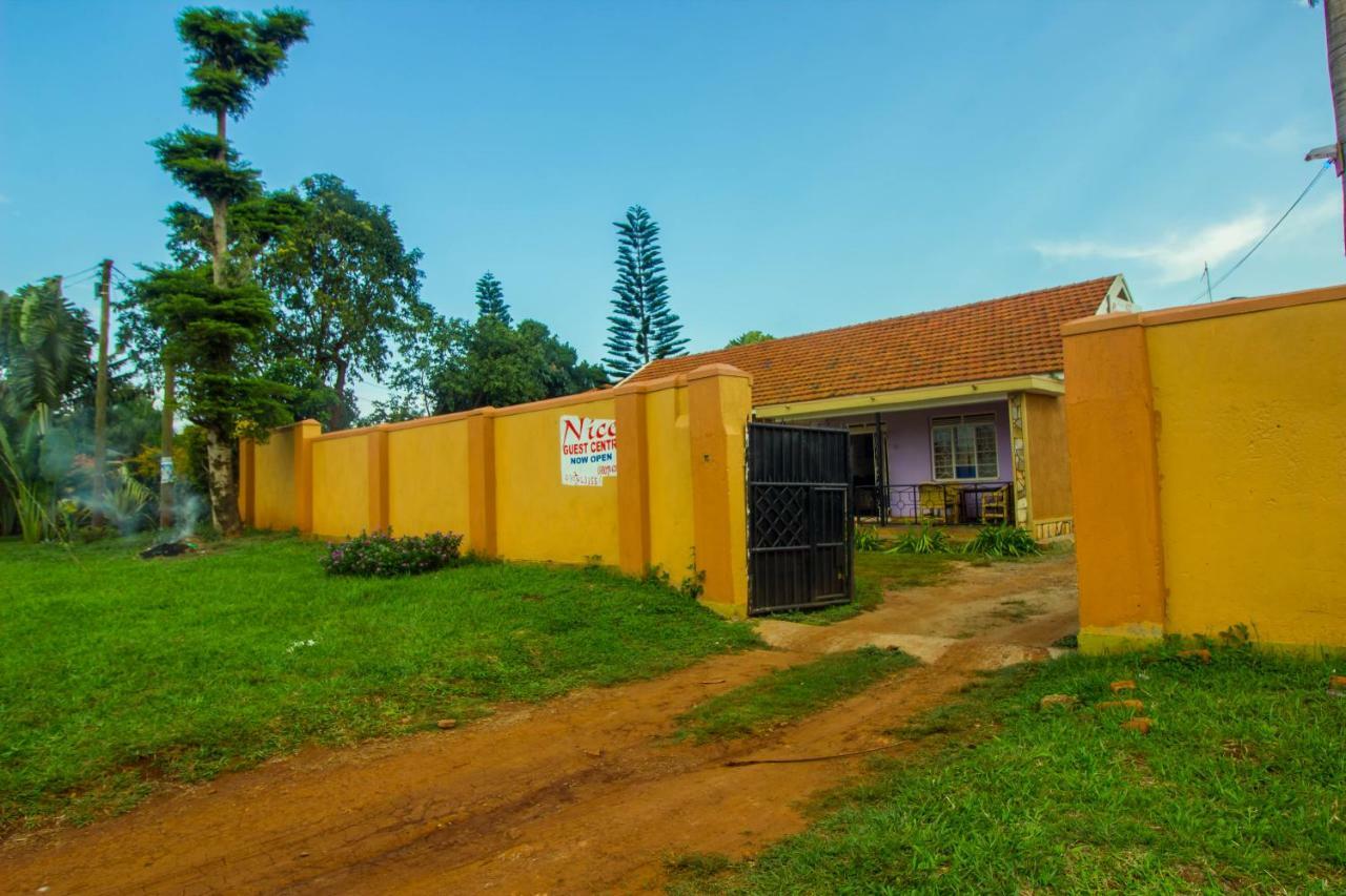 Nice Guest House Jinja Exterior foto